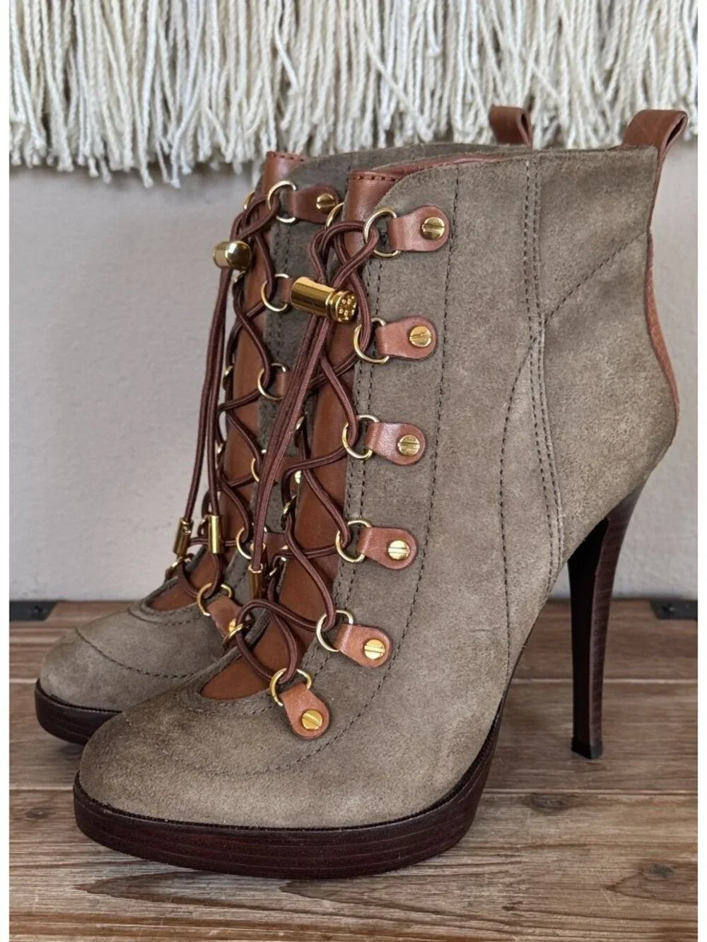 Tory Burch Y2K Halima Tan Suede Lace Up Platform High Heeled Ankle Boots Size 10